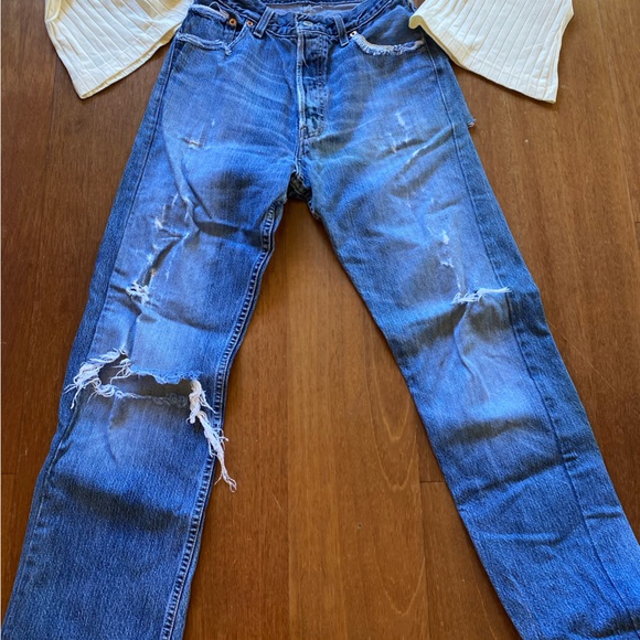 Vintage Levi’s button up heavily worn out 24 waist  cropped fit cheeky! - Picture 5 of 13